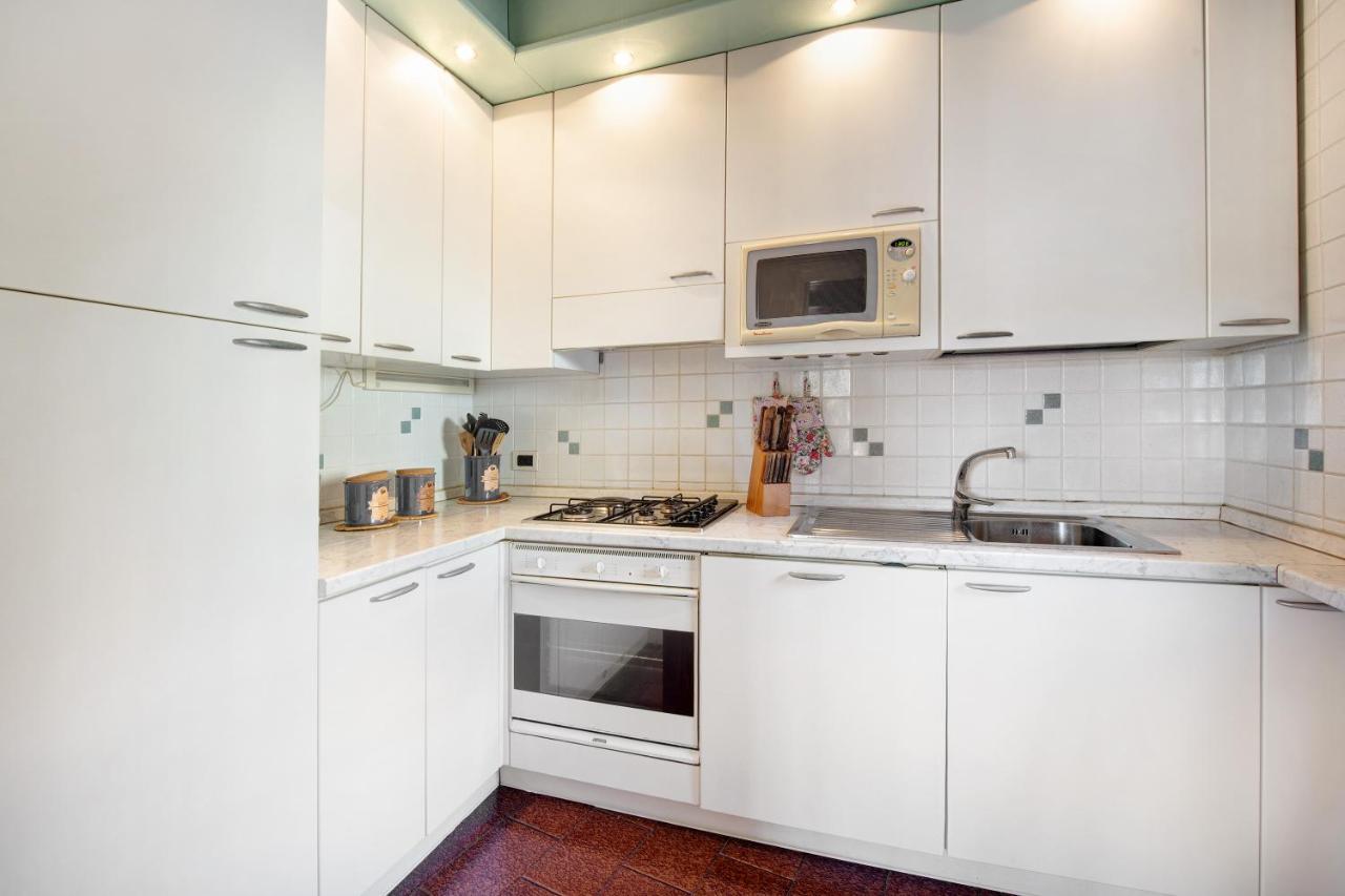 Lake View Apartment Gardone Riviera Luaran gambar