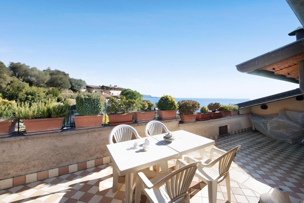 Lake View Apartment Gardone Riviera Luaran gambar