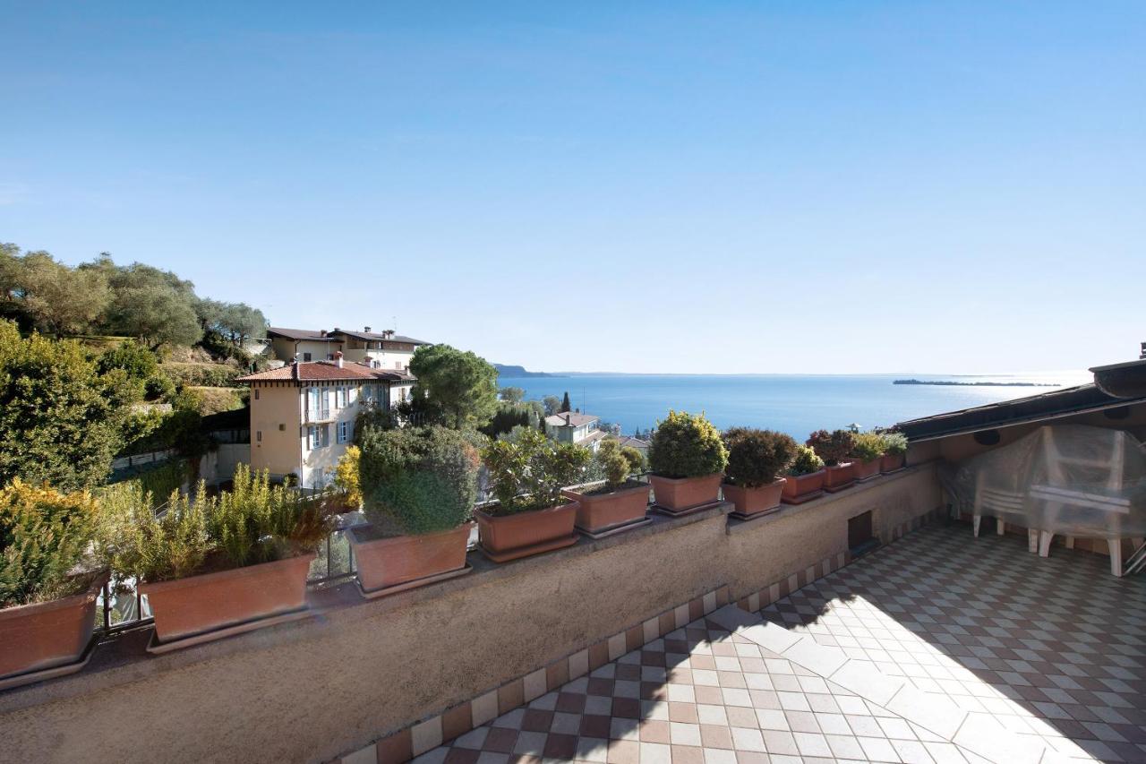 Lake View Apartment Gardone Riviera Luaran gambar
